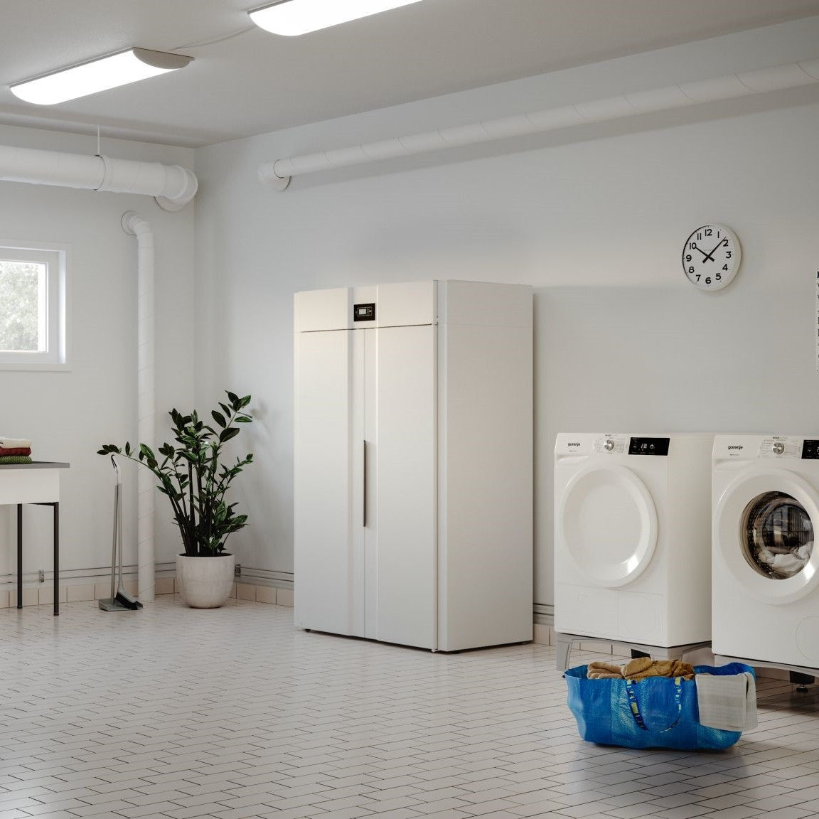 NIMO-Trockenschrank FT 120 in einem Nebenraum.